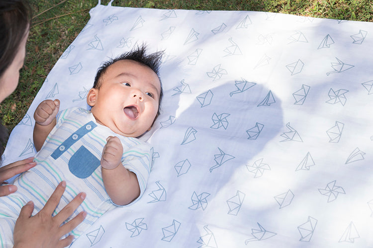 Using musluv as a car sun shade for your baby